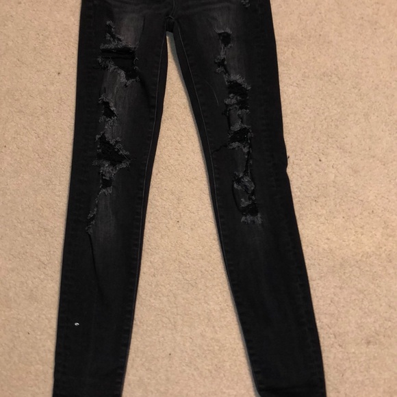 American eagle size 2 black ripped skinny jeans - Picture 3 of 3